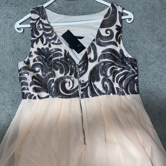 TFNC London 
Dress  Sarah Sequin & Chiffon Low Back peach Mini Dress prom dress - Picture 9 of 9